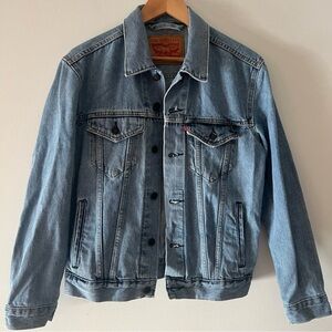 Levi Strauss & Co. Denim Jean Jacket Lightweight Trucker Size Small